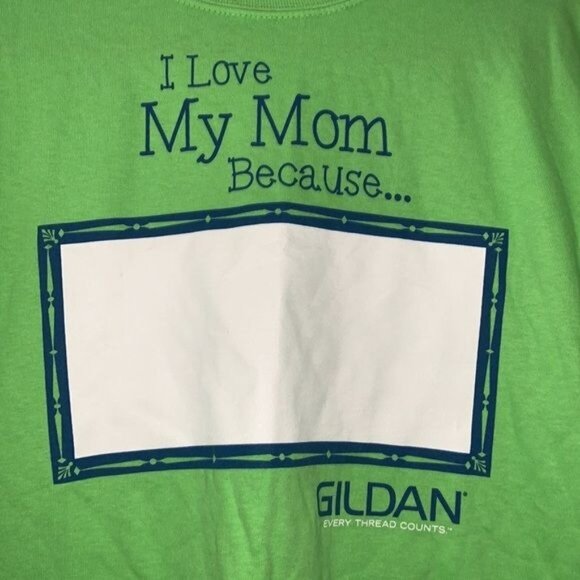 Gildan Youth T-Shirt I Love My Mom Green 100% Cotton - Picture 3 of 6